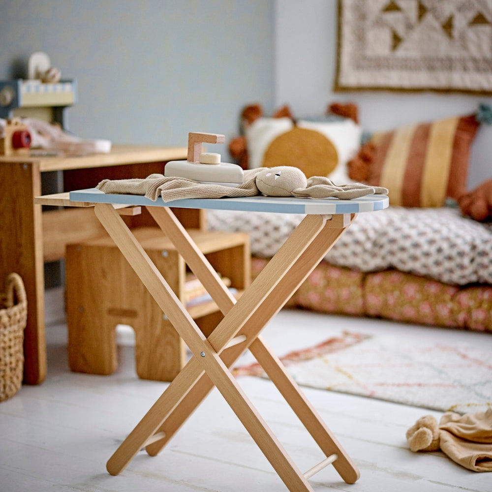 Bloomingville MINI Kinderbügeleisen und Bügelbrett 2tlg. blau – 4kidspoint