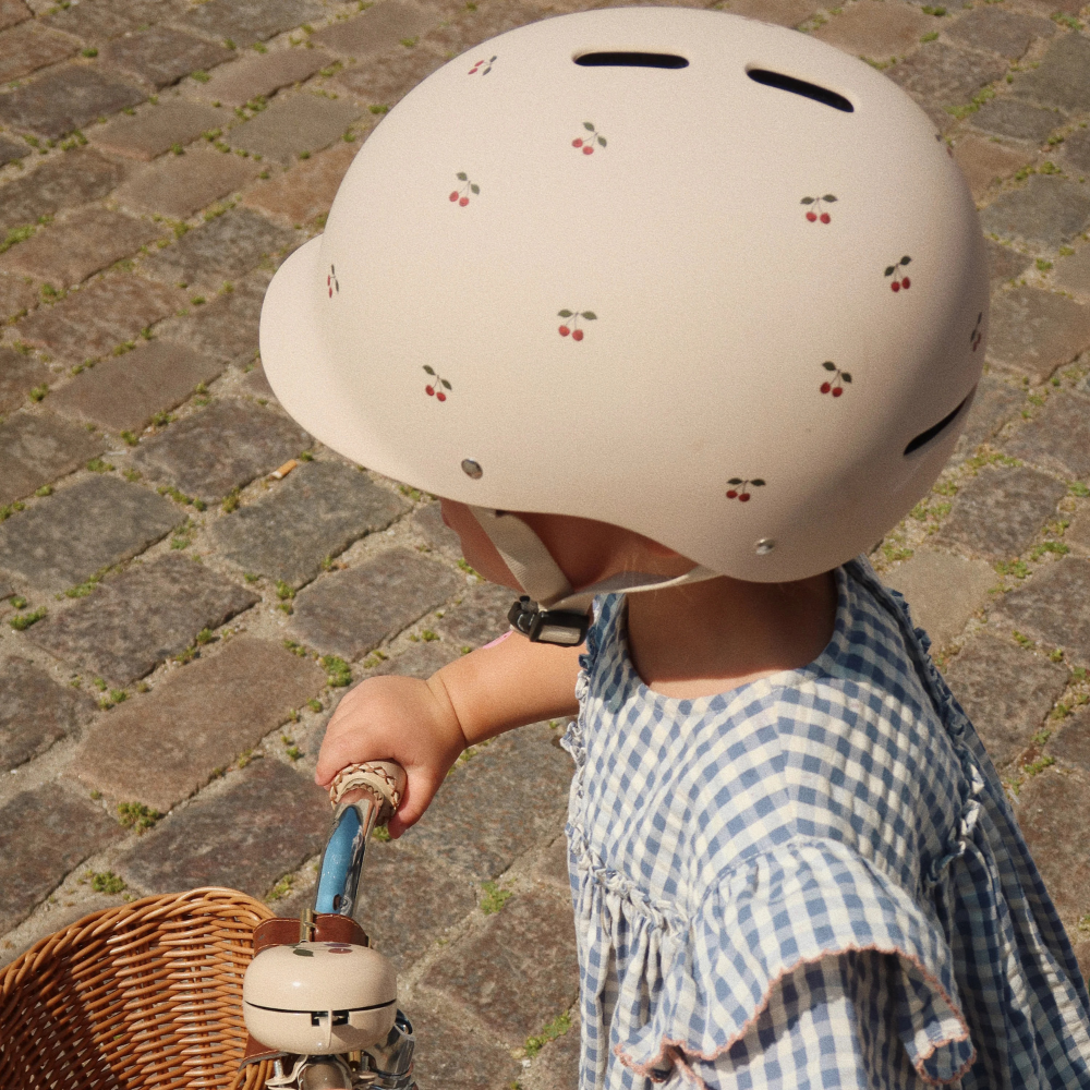 Konges Sløjd Kinder Fahrradhelm Kirsche Größe M/L – 4kidspoint