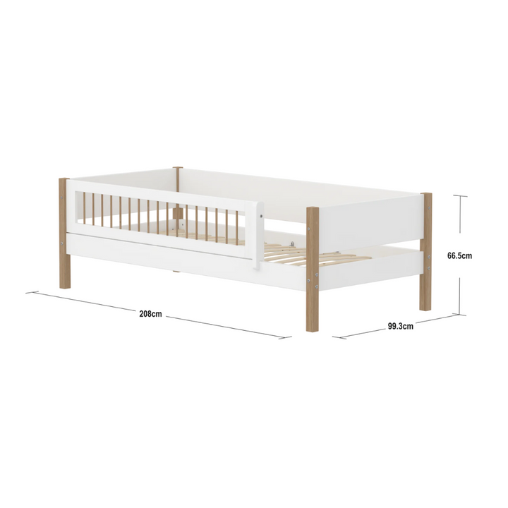 Flexa Kinderbett mit Sicherheitsgitter aus der Nor White oak Kollektion